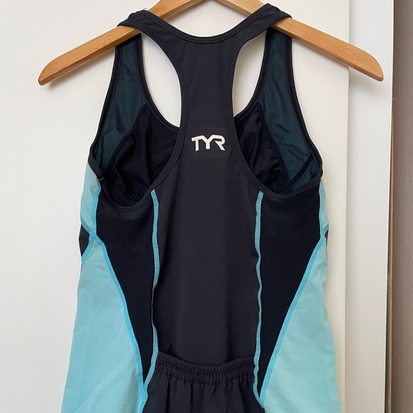 TYR Fitted Raacerback Tank Cycling Jersey Sleeveless Shirt Top, NWOT - Picture 2 of 3